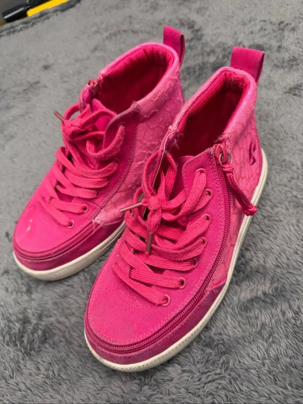 BILLY Footwear Classic DR High Top Kids Size 4W, in fair shape.